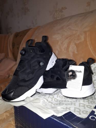 Проджаются кросовки Reebok