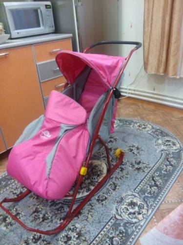 Сани-коляска для девочки