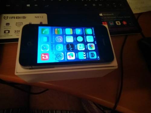 Продам новый iphone 4s