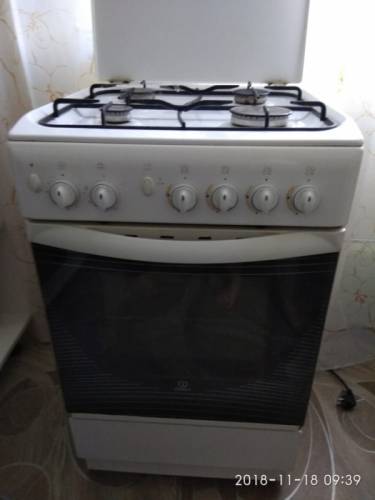 Газовая кухонная плита Inezit, 4 конфорки .