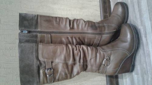 Продам зимние сапоги 2 пары.