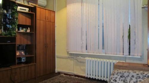 Продаю 2 комн. кв-ру, Центр, Будённовский, 3/5 кирп;  48/32/6 Цена: 2500000