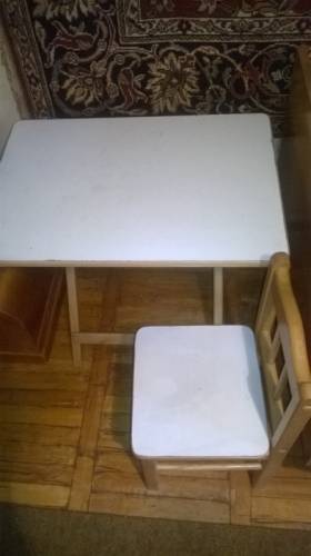 детский стол и стульчик