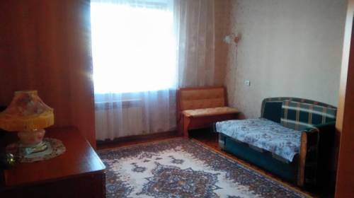 Продам 2 ком квартиру 2/9эт. 53м, 33 жилая, 8 кухня