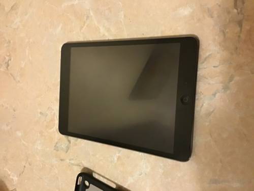 Продам iPad mini  wifi Gell 16Gb space Gray