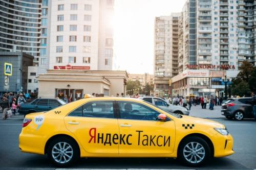 Водитель в яндекс такси