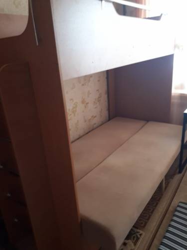 продам двух ярусную детскую кровать