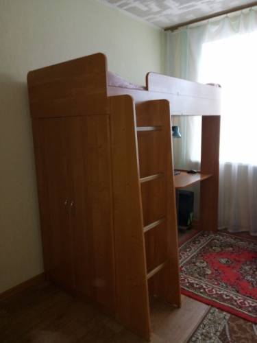 Двухъярусная кровать с матрасом