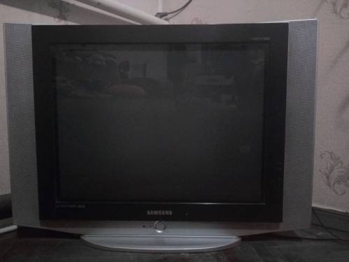 продаю телевизор samsung