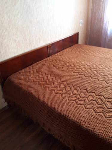   две кровати 1,5 спальни с новыми  ортопедическими матрасами