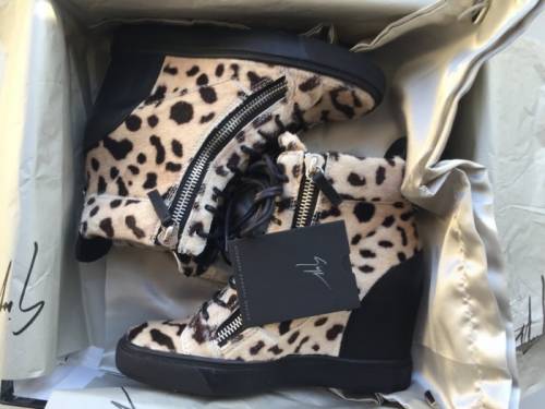 Сникерсы ботинки полусапожки новые giuseppe zanotti италия 39 размер женские на 