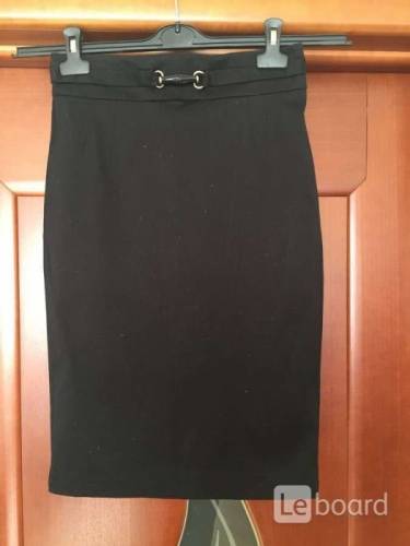 Юбка gucci италия 42 s/m б/у чёрная классика по фигуре миди 44 46 футляр вечерня