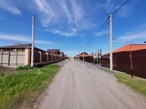 Участок, 6,0 соток, п. Октябрьский, ул. Советская, все коммуникации.