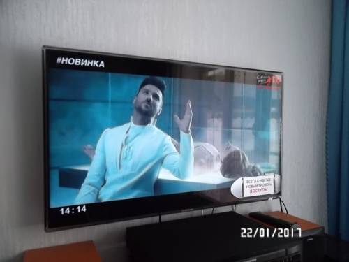 Телевизор LED Samsung ue40Es7207