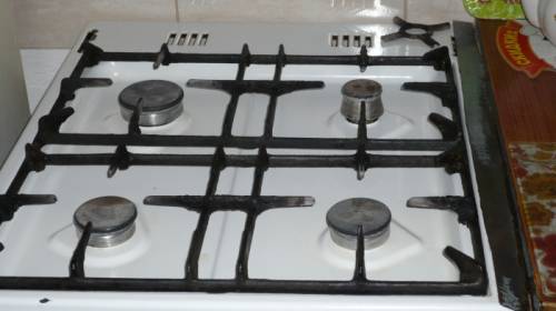 газовая плита WROMET б/у,4 газовые камфорки,духовка,выдвижная полка для посуды.