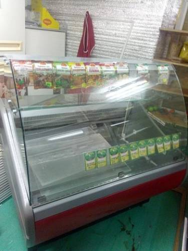 продам холодильную витрину