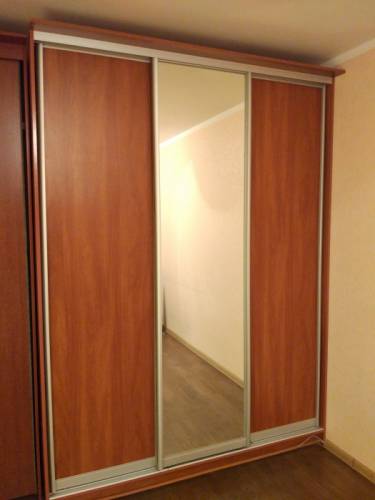 Продам шкаф купе с зеркалом