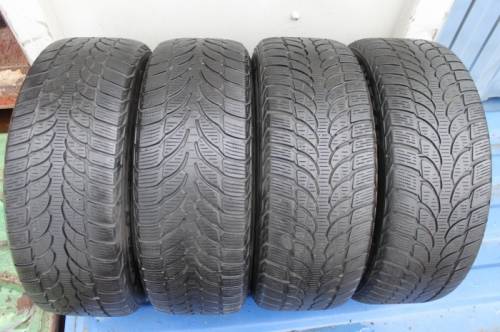 235/60 R18 Bridgestone Blizzak LM25