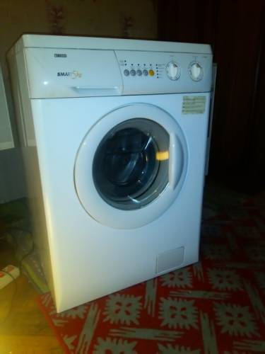 Стиральная машина  zanussi fe-1002