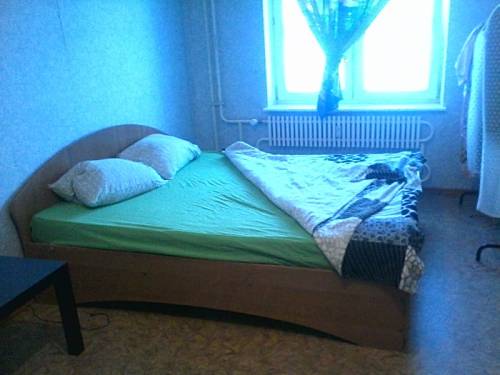 Двухспальная кровать с матрасом