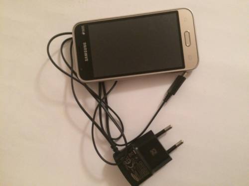  продам Samsung Galaxy J1 mini 