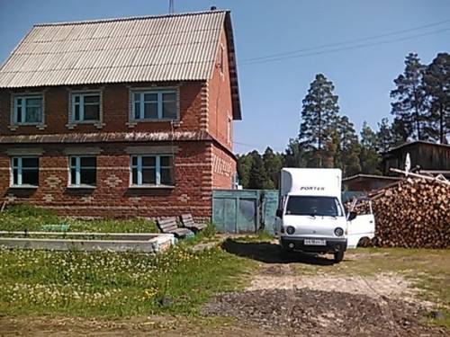 Два коттеджа по цене одного, в подарок трактор МТЗ 82 с передком и прицепом