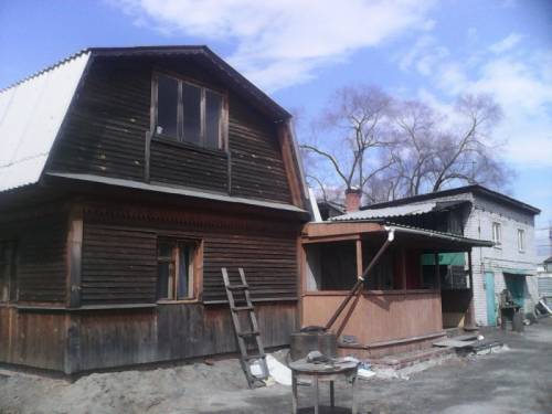Продаю земельный участок с домом