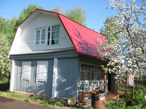 Продам дом с земельным участком 8 соток.