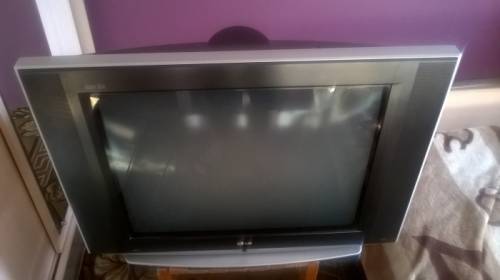продам телевизор LG