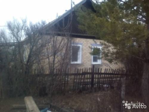 Продам жилой кирпичный дом и земельный участок