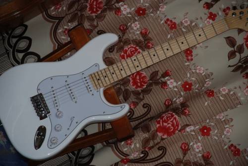 Гитара Fender stratokaster 