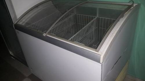 Продам промышленную морозильную камеру