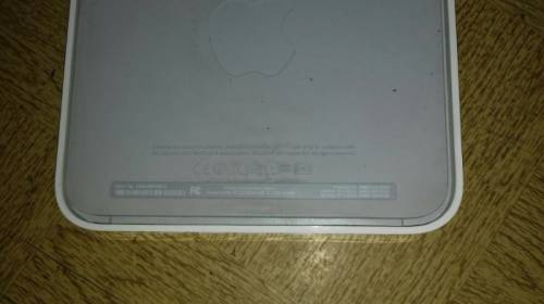 Продаю роутер apple