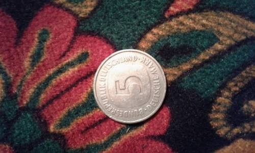 Продаю манеты качество средние