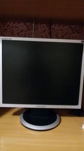 Продам монитор в отличном состоянии.