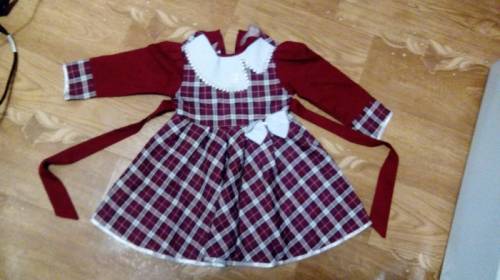 продам платье ля девочки 3-4 лет