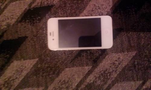 Продам iphone 4