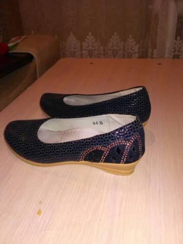 Продам детские туфли