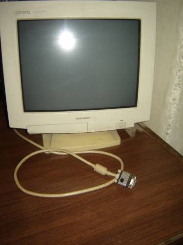 Компьютерный монитор DAEWOO.