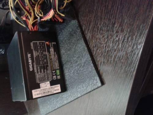 Продаю блок питания Gigabyte 650Вт