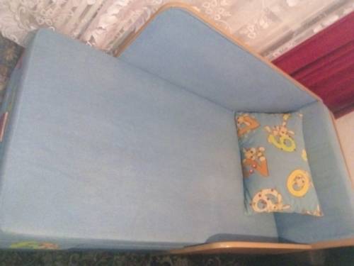 Продам детский диванчик