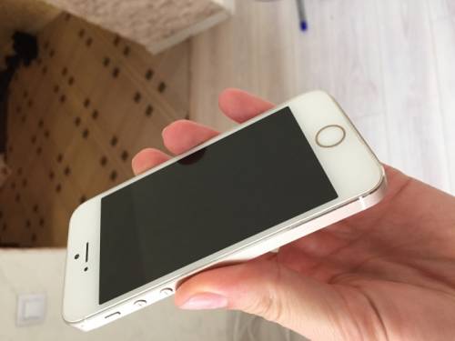 Продам Айфон 5S