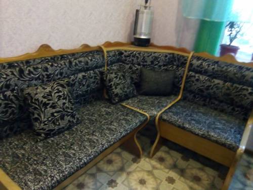 Угловой диванчик на кухню