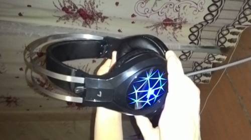 Продаются новые наушники