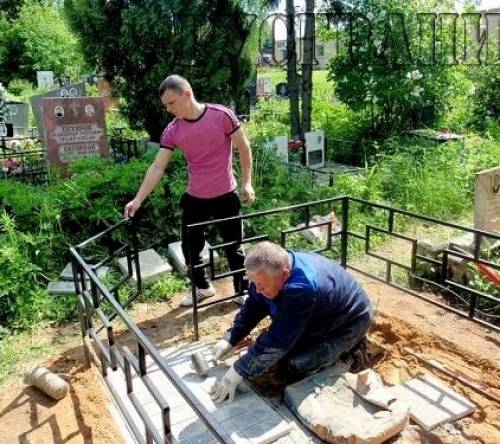 Памятники, благоустройство могил