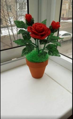 Роза из бисера