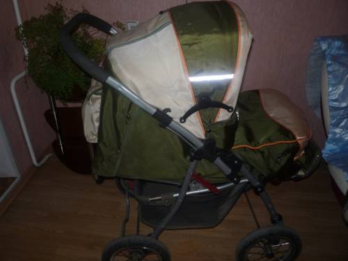 Продам коляску 2 в 1
