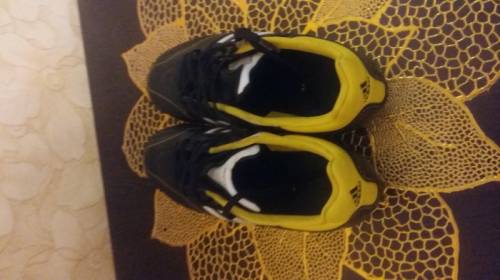 Продаю футбольные бутцы adidas