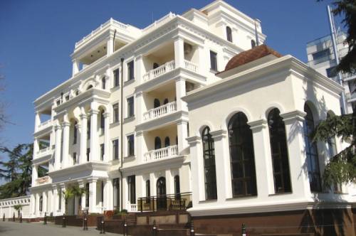 3-х комнатные апартаменты в Клубном доме на берегу моря, г.Алушта.