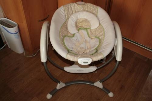 Укачивающий центр Graco 